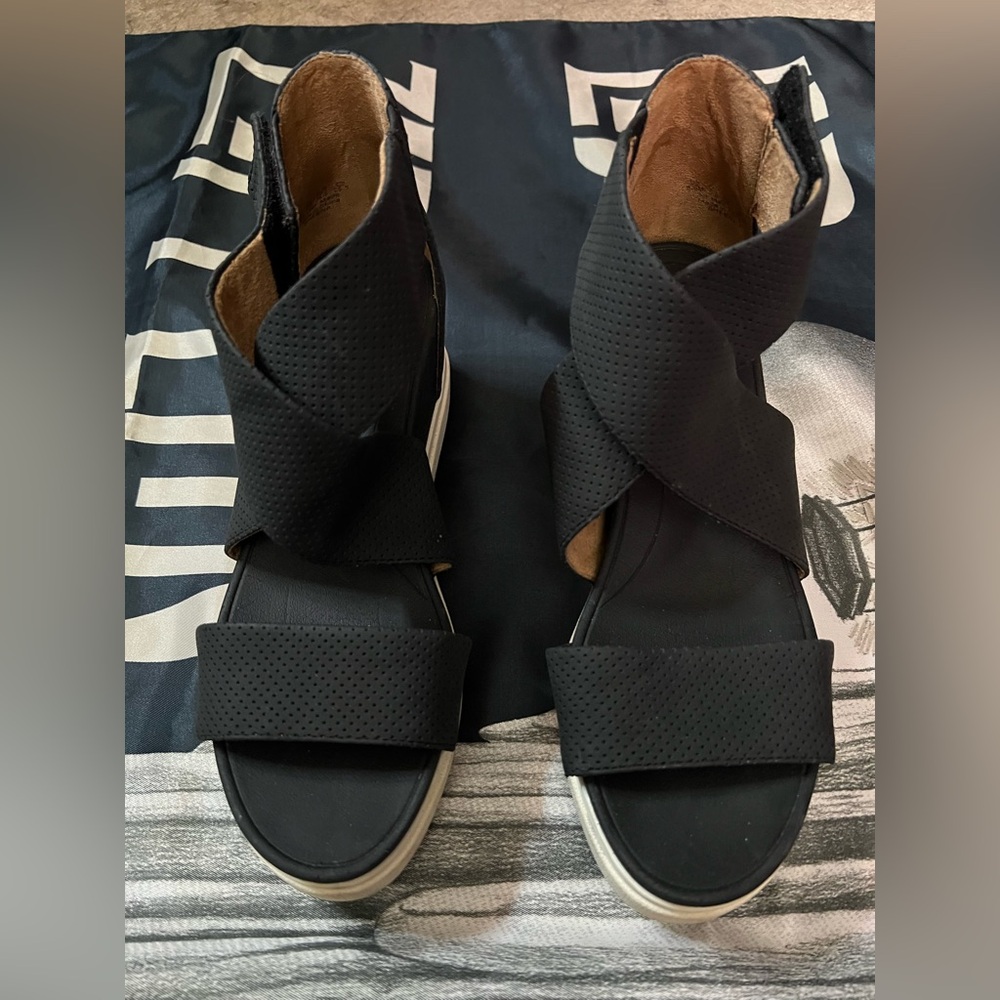 Dr. Scholl’s wedges.